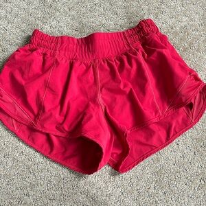 Lululemon Hotty hot shorts low rise 2.5